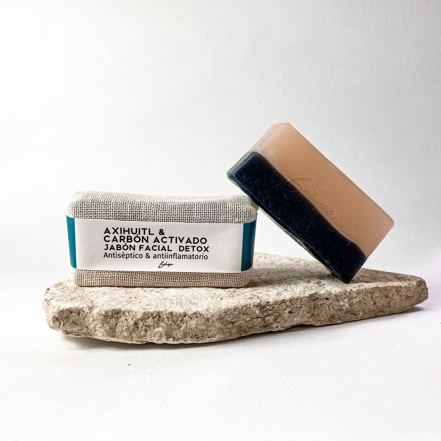 JABÓN FACIAL CON AXIHUITL & CARBÓN ACTIVADO
