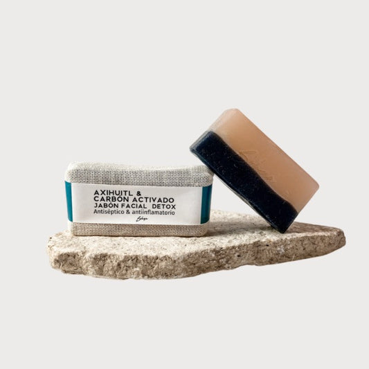 Jabón facial con axihuitl & carbón activado